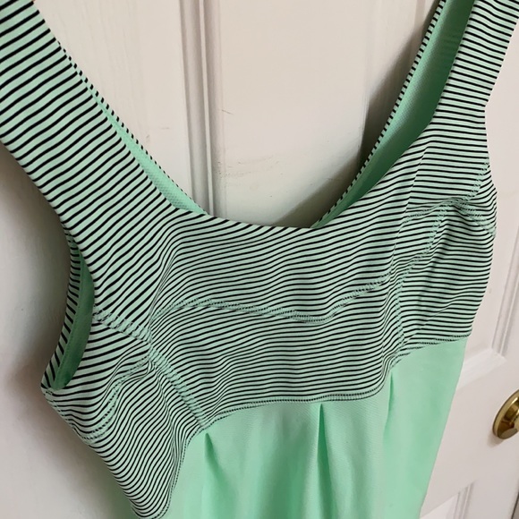 Lululemon Tank (4) - Picture 2 of 7
